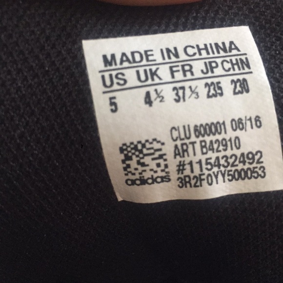 BRAND NEW ADIDAS - Picture 4 of 6